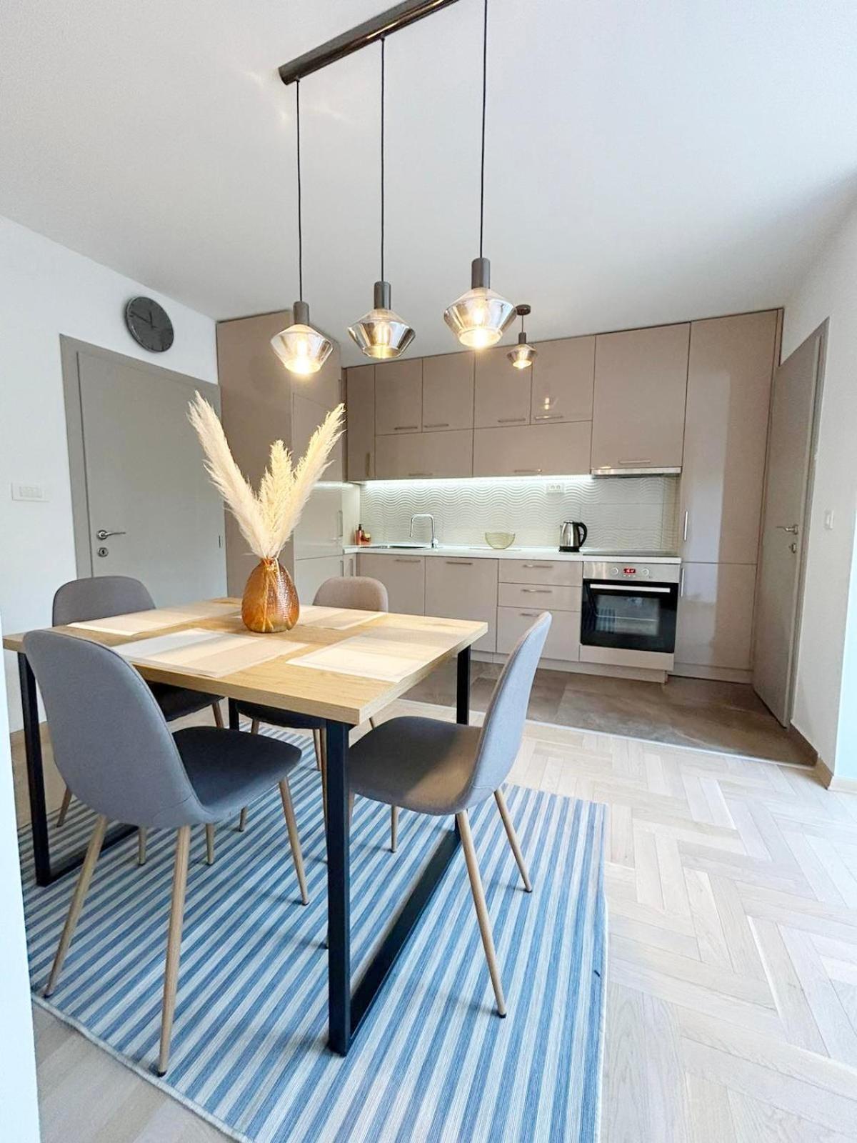 The Circle Apartment Üsküp Dış mekan fotoğraf